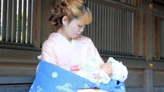 お宮参りに普段着で行ってもいいの マナーやルールを徹底解説 ふぉとるプラス 写真がもっと好きになる総合webメディア お宮参りに普段着で行ってもいいの マナーやルールを徹底解説 ふぉとるプラス 写真がもっと好きになる総合webメディア