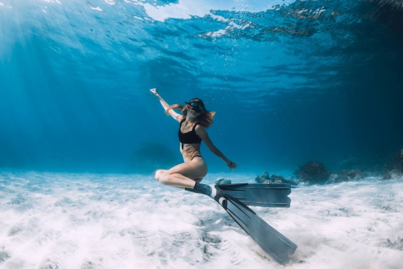 海でカップルフォトを撮りたい人必見 コツやおしゃれ撮影方法を紹介 ふぉとるプラス 写真がもっと好きになる総合webメディア 海でカップルフォトを撮りたい人必見 コツやおしゃれ撮影方法を紹介 ふぉとるプラス 写真がもっと好きになる総合webメディア