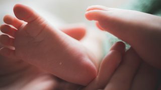 ニューボーンフォトが怖い なぜニューボーンフォトを撮影するのか ふぉとるプラス 写真がもっと好きになる総合webメディア