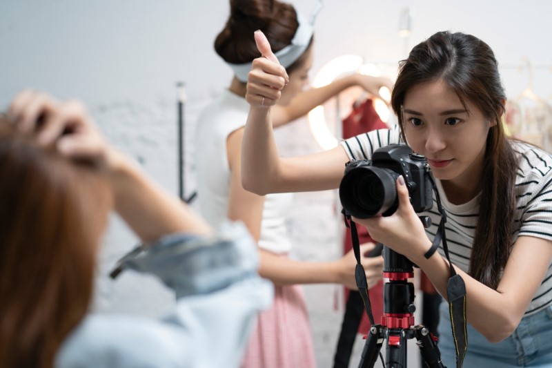 フォトグラファー カメラマンとは 仕事内容や種類を徹底的に紹介 ふぉとるプラス 写真がもっと好きになる総合webメディア フォトグラファー カメラマンとは 仕事内容や種類を徹底的に紹介 ふぉとるプラス 写真がもっと好きになる総合webメディア
