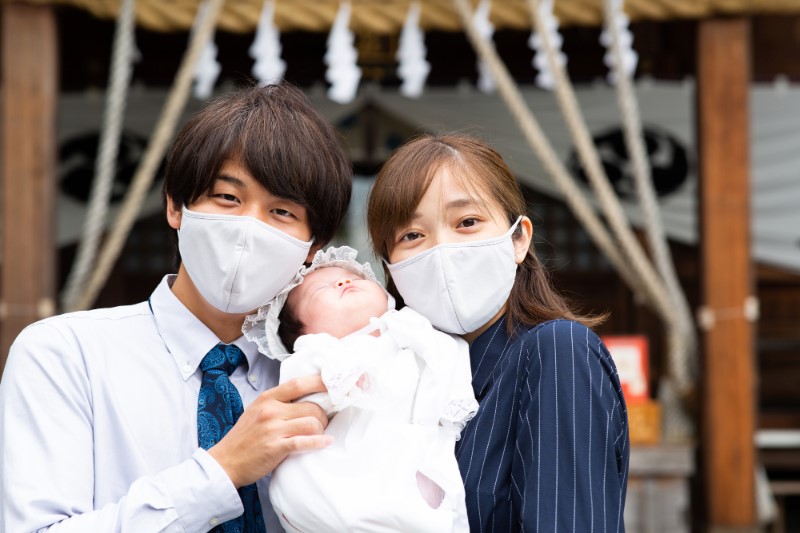 お食い初めの写真撮影を行う際の服装とは マナーやポイントを紹介 ふぉとるプラス 写真がもっと好きになる総合webメディア