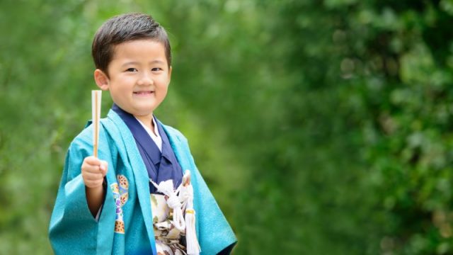 七五三は3歳の男の子でもやるべき お祝いの方法や服装について紹介 ふぉとるプラス 写真がもっと好きになる総合webメディア 七五三は3歳の男の子でもやるべき お祝いの方法や服装について紹介 ふぉとるプラス 写真がもっと好きになる総合webメディア