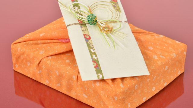 お宮参りの 紐銭 の書き方や結び方について解説 事前準備が大切 ふぉとるプラス 写真がもっと好きになる総合webメディア