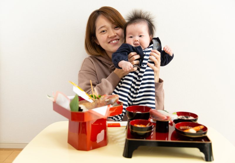 お食い初め/100日祝い/母親/子供