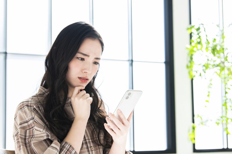 スマホ/女性/怖い